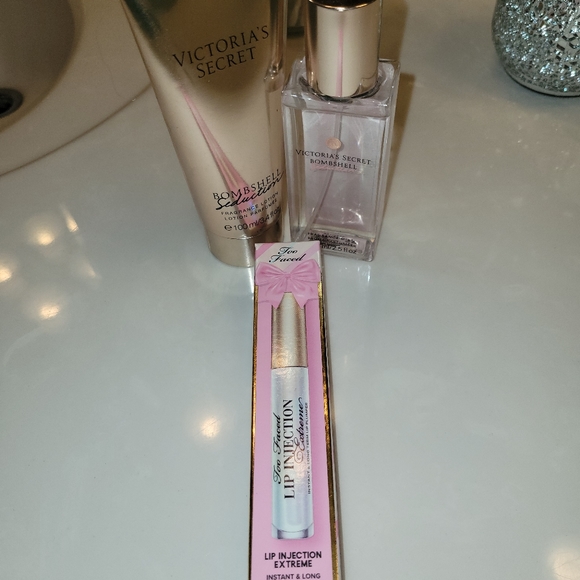 Full size too faced lip injection - Picture 2 of 3